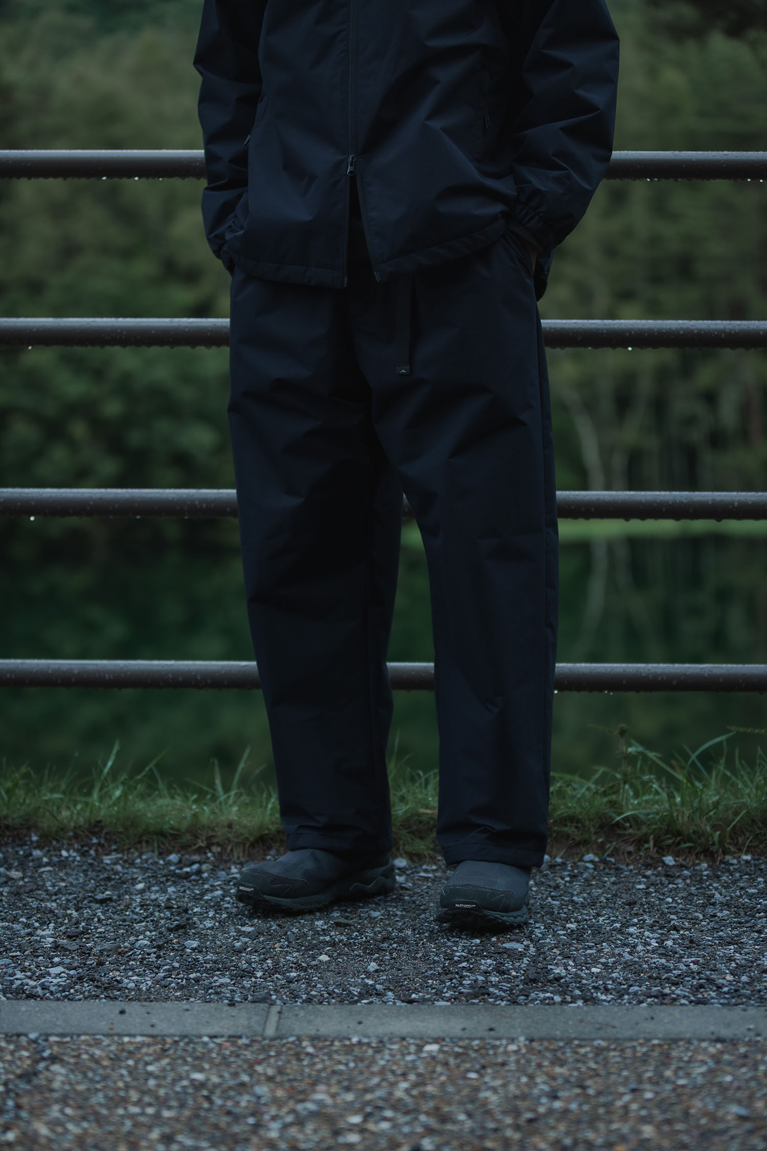 別注 GORE-TEX WINDSTOPPER 運動風長褲穿搭照 1